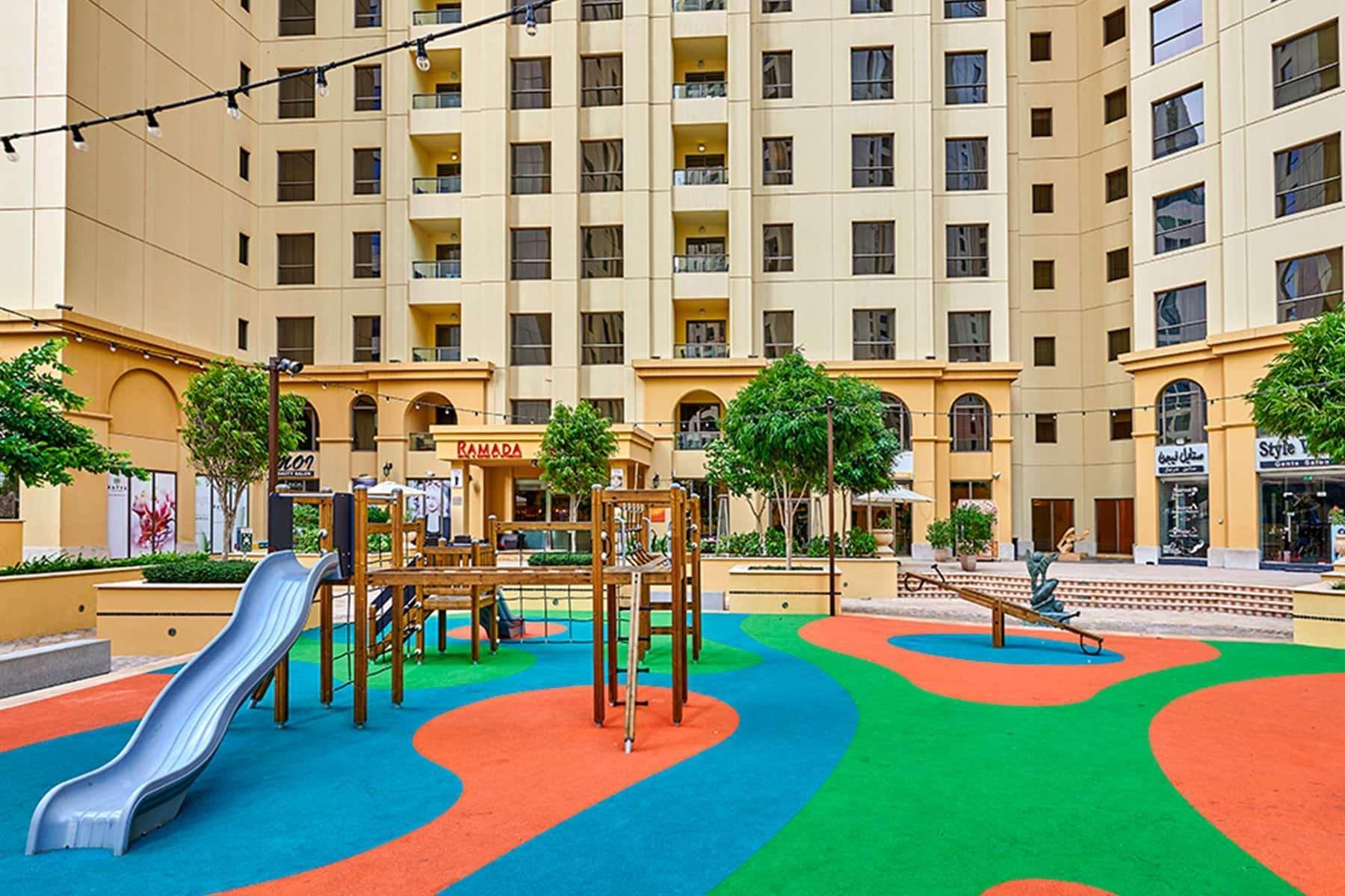 Ramada Hotel, And By Wyndham Jbr 4*