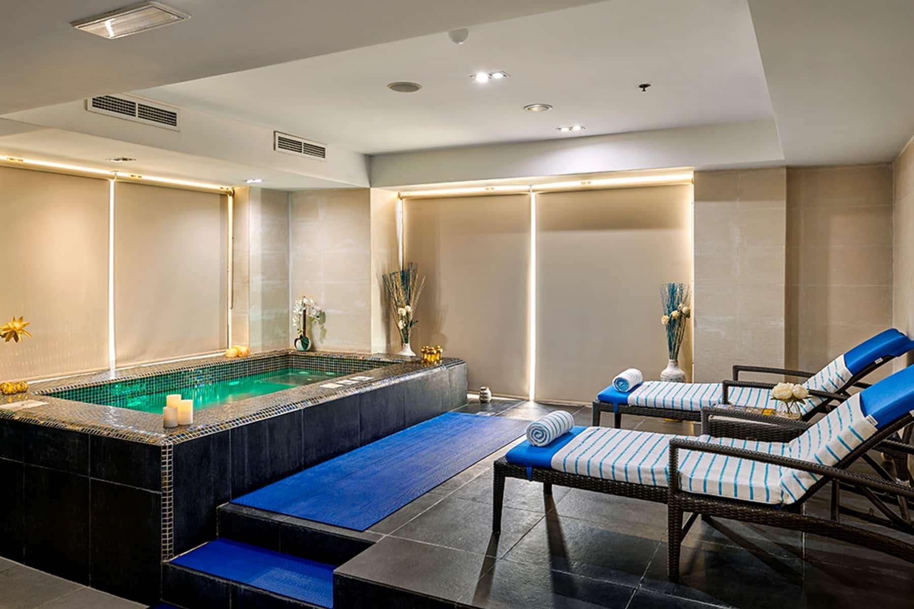Апарт-отель Ramada Hotel, And By Wyndham Jbr